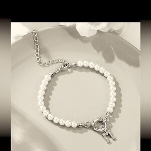 Women Bracelet, 2025  New Fashion Toggle Clasp, Pearl Bracelet. NWT